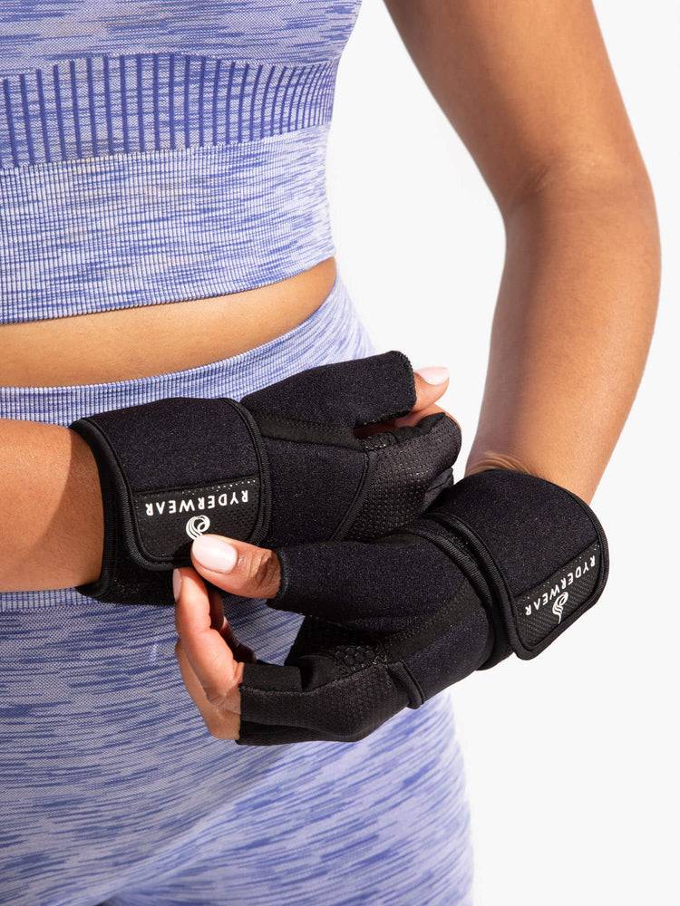 Men's Ryderwear Men Gloves Wrap Lifting Gloves Black | NZ1609MA