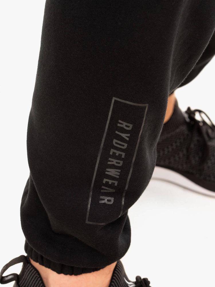 Men's Ryderwear Men Track Pants Recharge Relaxed Track Pants Black | NZ1035BC