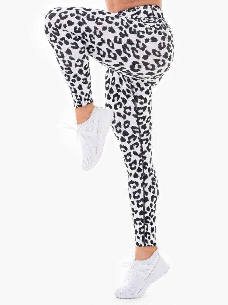 Women's Ryderwear Women Leggings Instincts Scrunch Bum Leggings Snow Leopard | NZ1732LH