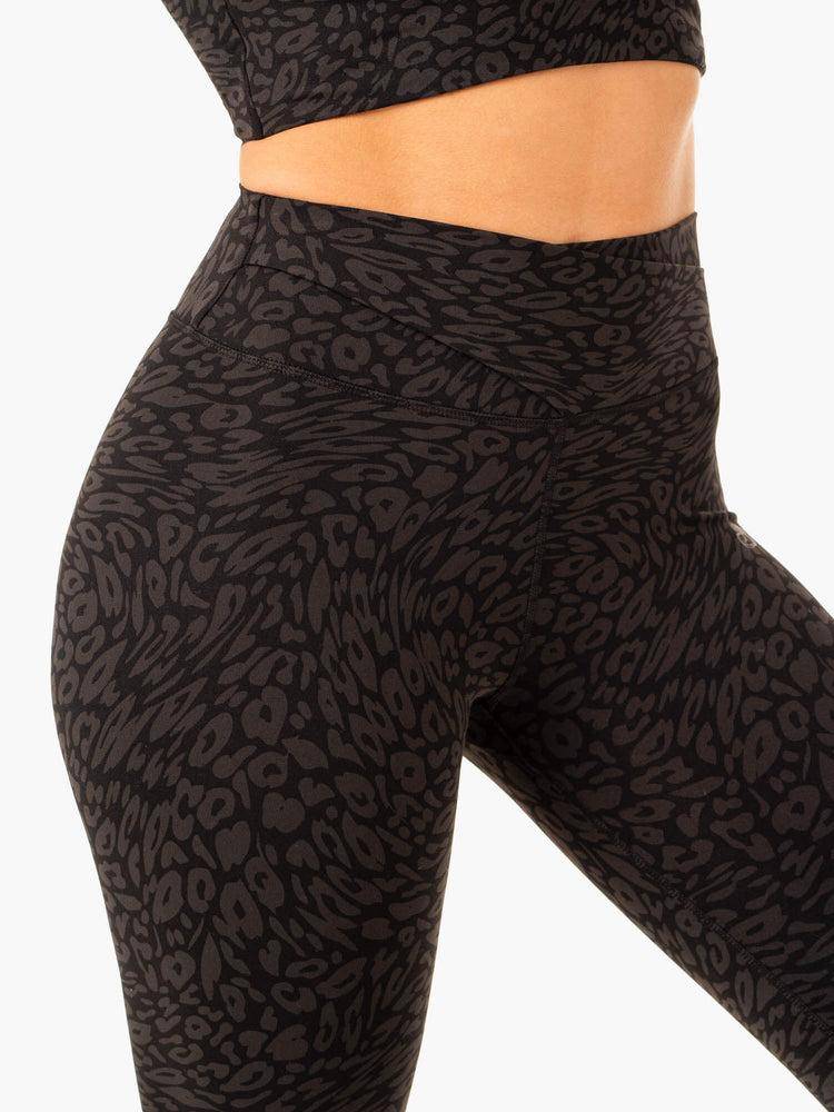 Women's Ryderwear Women Leggings Rotation High Waisted Scrunch Leggings Black Leopard | NZ1810LH