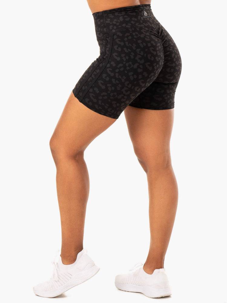 Women's Ryderwear Women Shorts Evolution High Waisted Scrunch Shorts Black Leopard | NZ2181MA