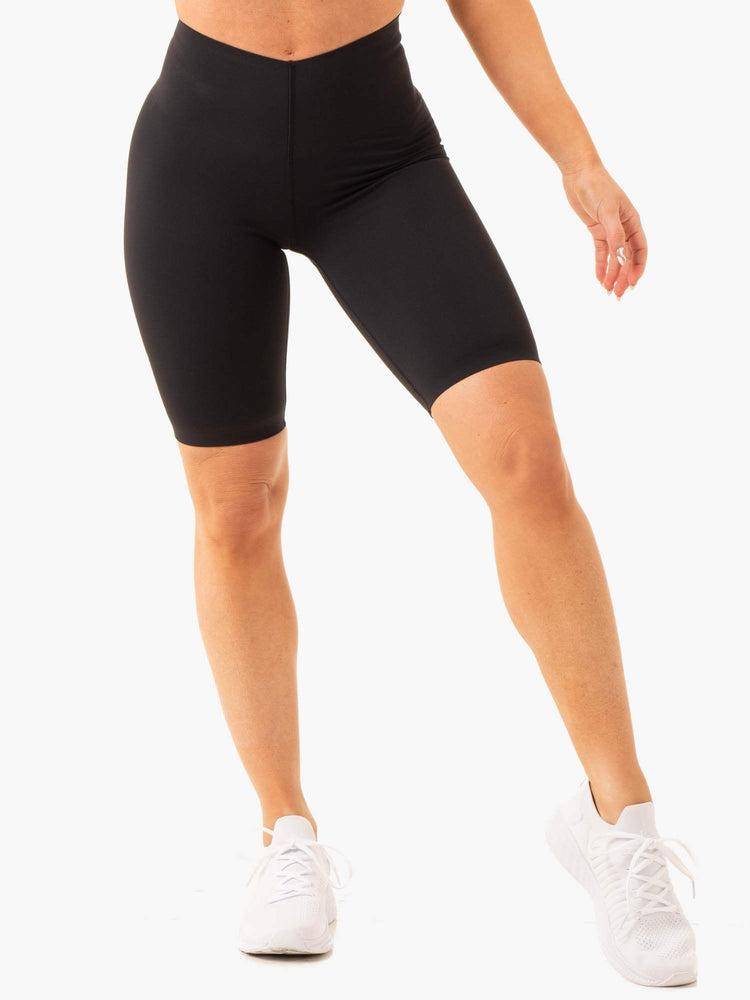 Women's Ryderwear Women Shorts Extend Compression Bike Shorts Black | NZ2075BC