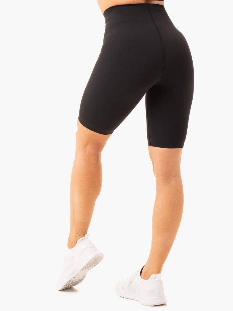 Women's Ryderwear Women Shorts Extend Compression Bike Shorts Black | NZ2075BC