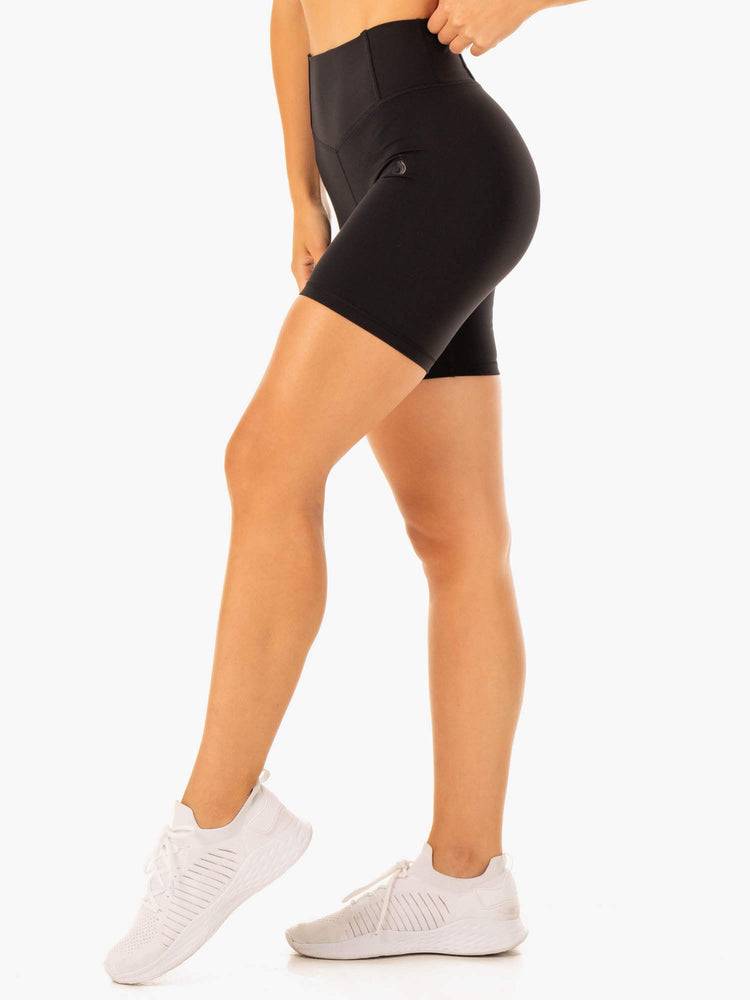 Women's Ryderwear Women Shorts Form Scrunch Bum Shorts Black | NZ2050NB