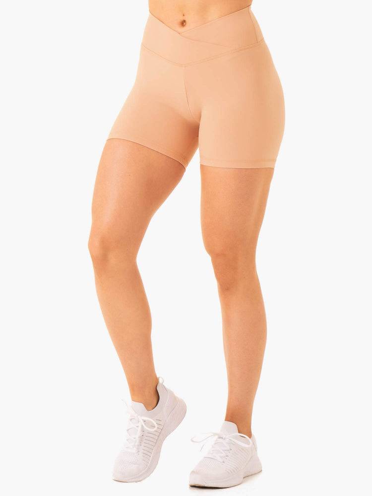 Women\'s Ryderwear Women Shorts Serene Cross Over Scrunch Shorts Tan | NZ2071ZG