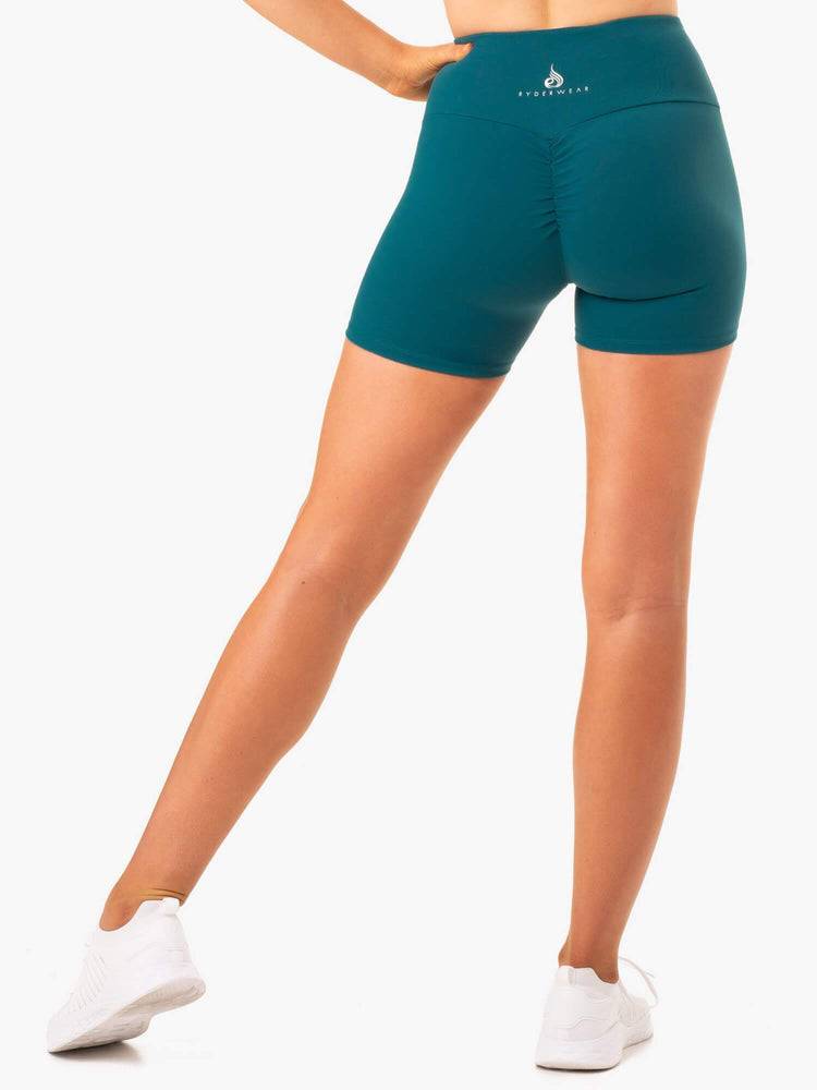 Women's Ryderwear Women Shorts Staples Scrunch Bum Mid Length Shorts Emerald | NZ1998NB