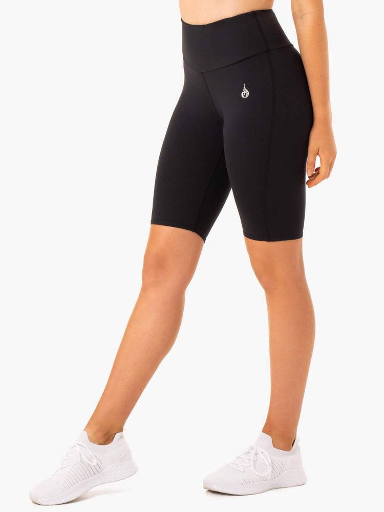 Women's Ryderwear Women Shorts Staples Scrunch Bum Bike Shorts Black | NZ2193SO