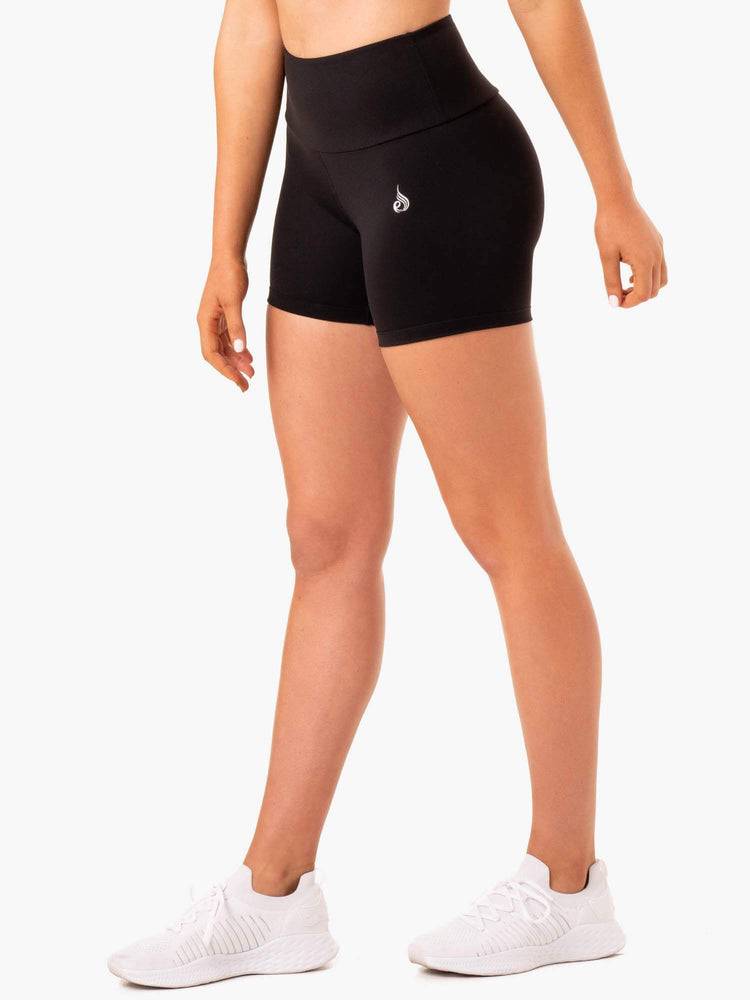 Women's Ryderwear Women Shorts Staples Scrunch Bum Mid Length Shorts Black | NZ2201ZG