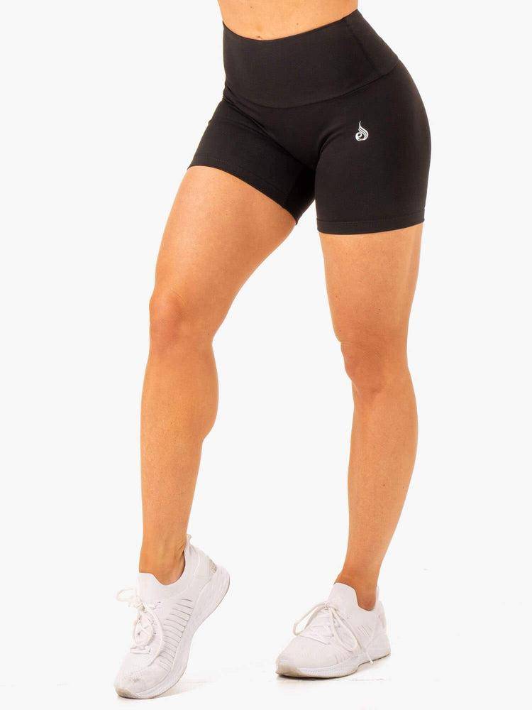 Women's Ryderwear Women Shorts Vital Mid Length Scrunch Shorts Black | NZ2175ZG