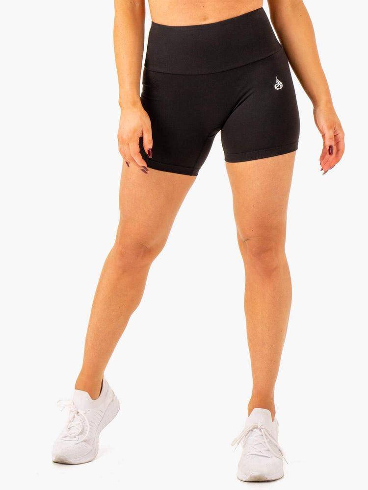 Women\'s Ryderwear Women Shorts Vital Mid Length Scrunch Shorts Black | NZ2175ZG