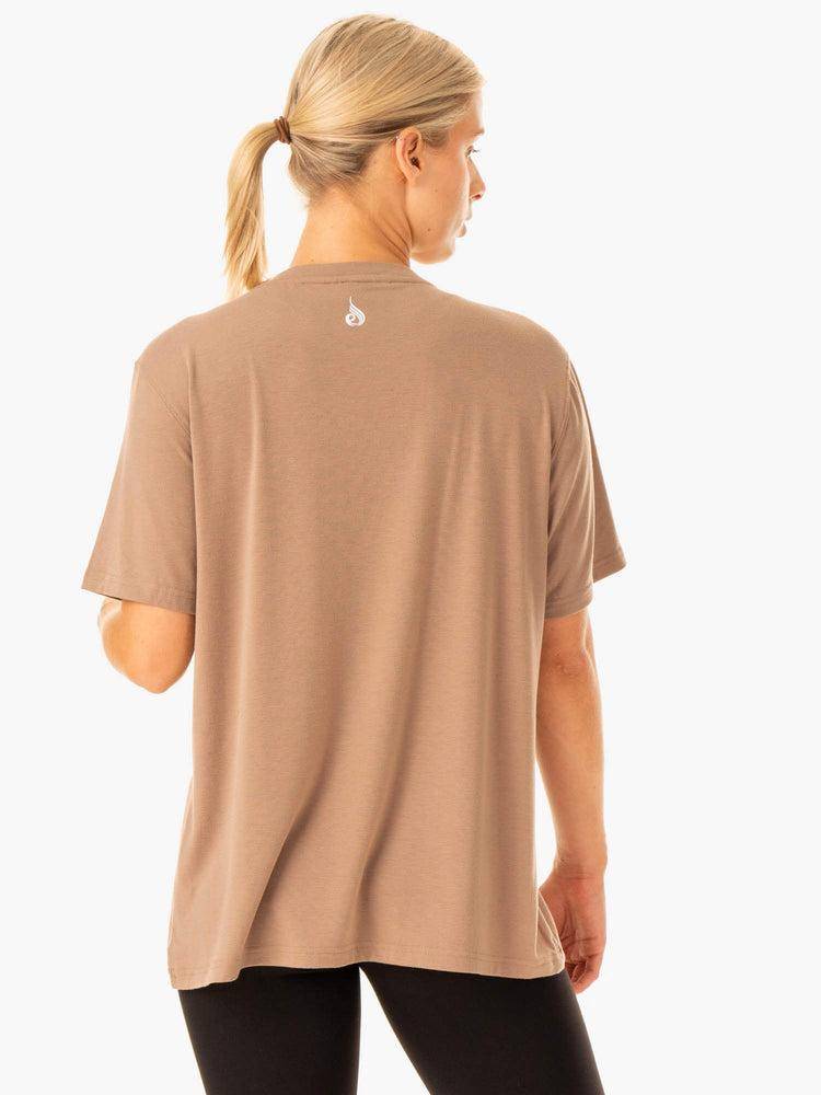 Women's Ryderwear Women T Shirts Edit Longline T Shirts Latte | NZ2762KI