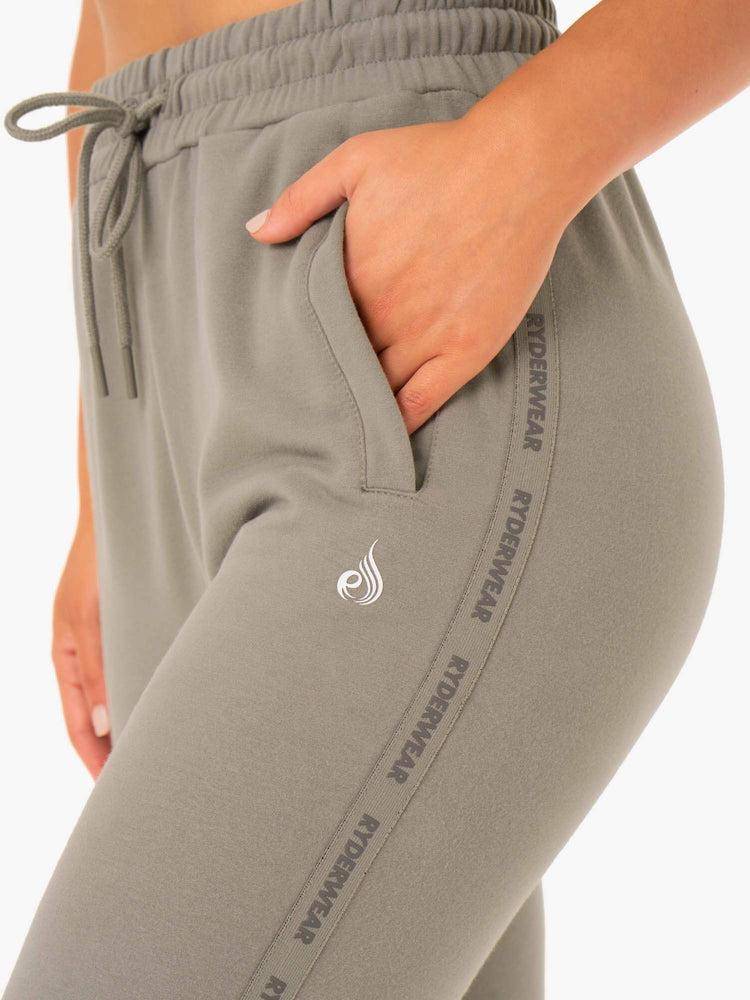 Women's Ryderwear Women Track Pants Base High Waisted Track Pants Khaki | NZ3054AP